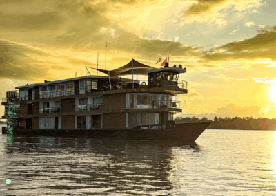 Zafiro während Amazonas Kreuzfahrt in Peru